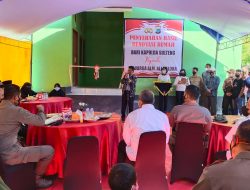 Kapolda Sulteng Serahkan Bantuan Renovasi Rumah ke Istri Ali Kalora