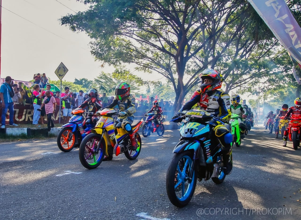 Wabup Parimo Apresiasi Event Kejurda Balap Motor Bupati Cup Prix 2022
