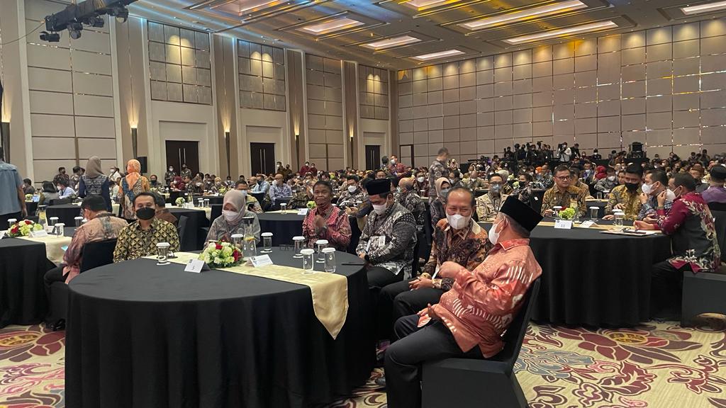 Sulteng Raih Penghargaan Layanan Investasi Terbaik
