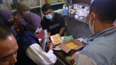 Cek Obat yang Dilarang Edar, Polda Sulteng Sambangi 6 Apotek di Kota Palu
