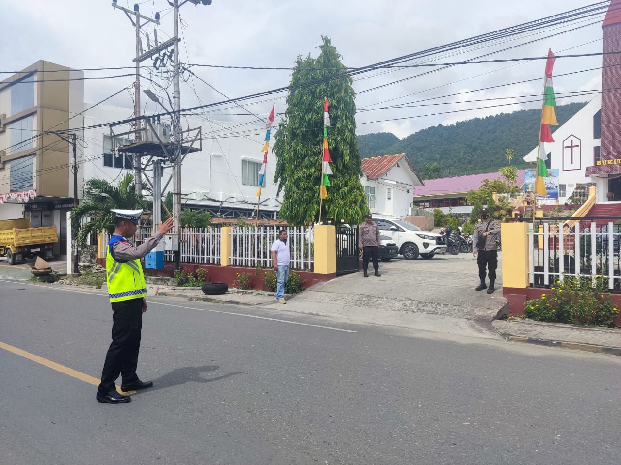 Polres Banggai Konsisten Lakukan Patroli dan Pengamanan Ibadah Minggu