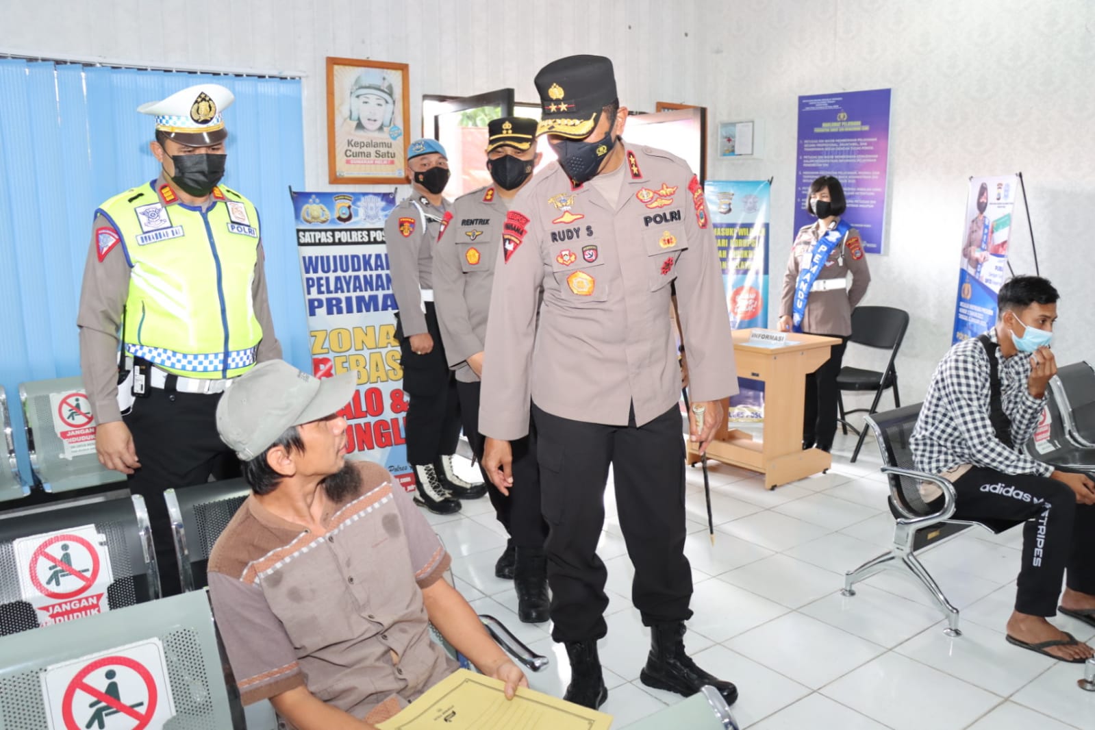 Kapolda Sulteng Kunjungi Pelayanan Publik Kepolisian di Poso