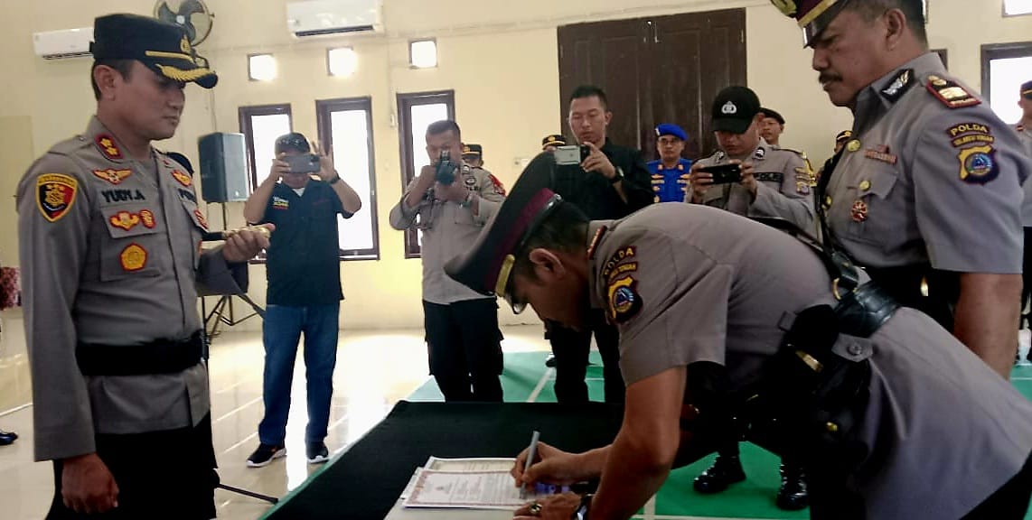 Sertijab di Polres Parimo, Junus Achpah Diganti Pejabat Baru
