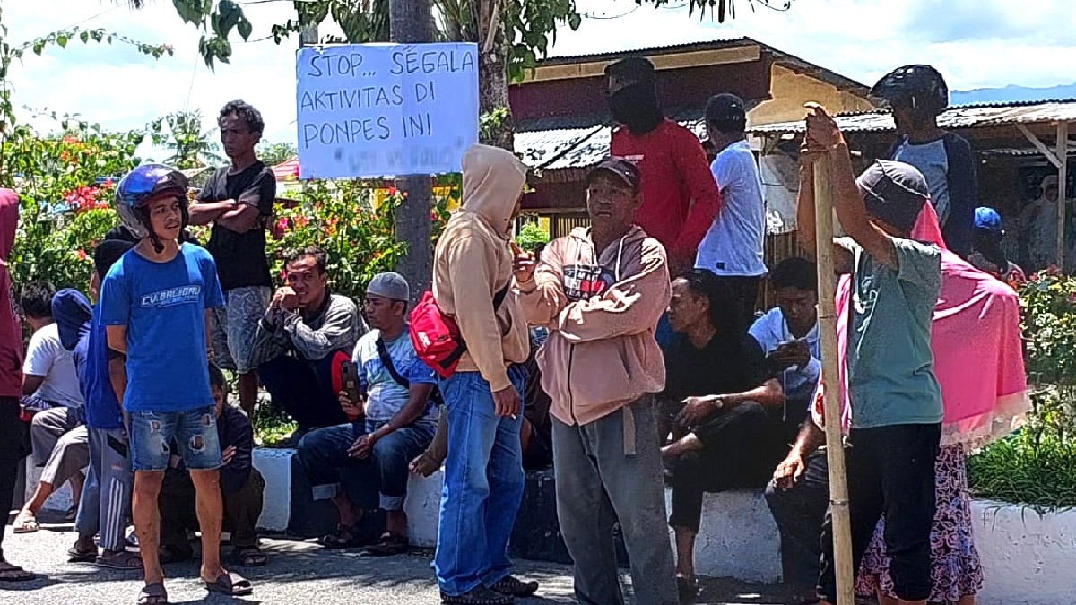 Buntut Dugaan Kasus Asusila, Warga Parimo Tuntut Ponpes AC Ditutup