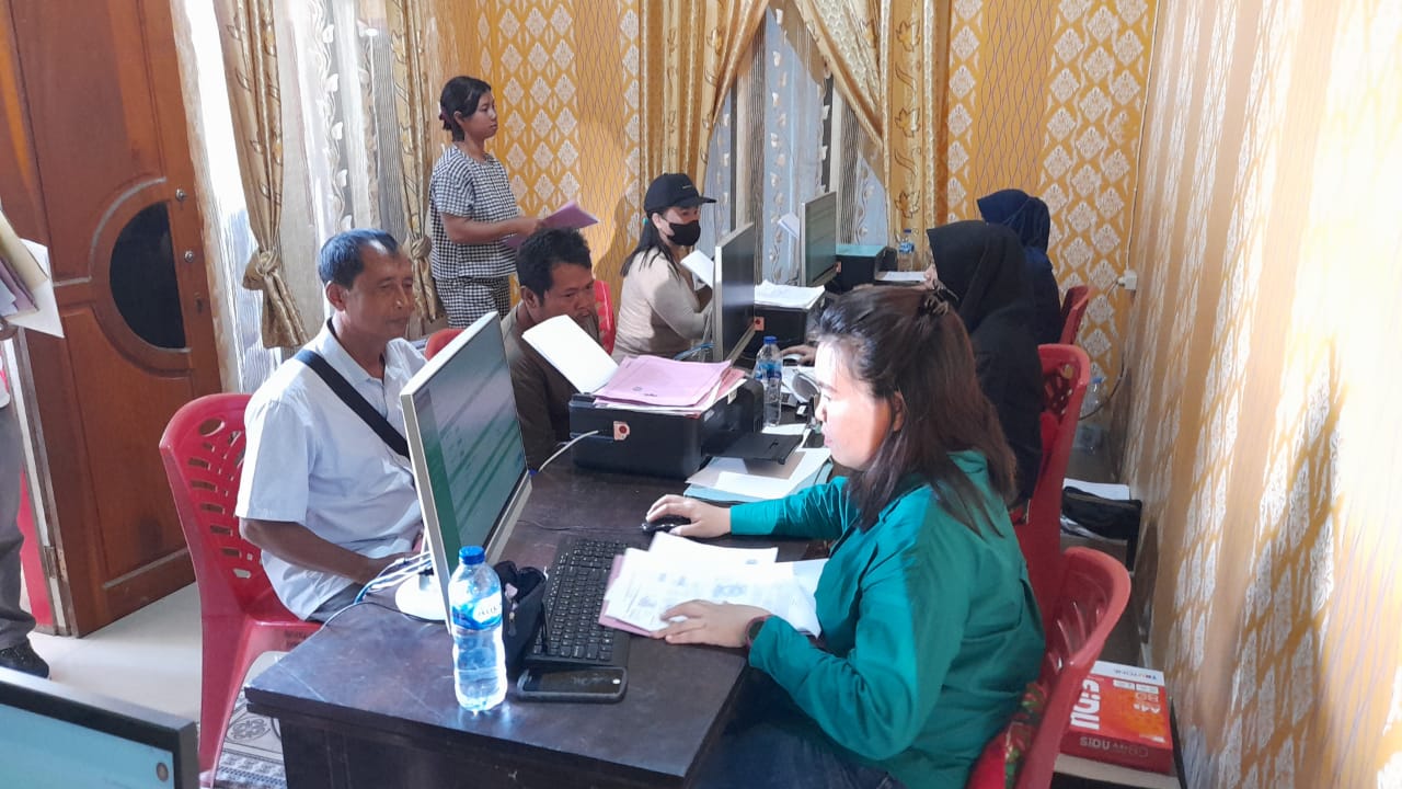 Dukcapil Parimo Buka Pelayanan Jemput Duren di Desa Lebagu