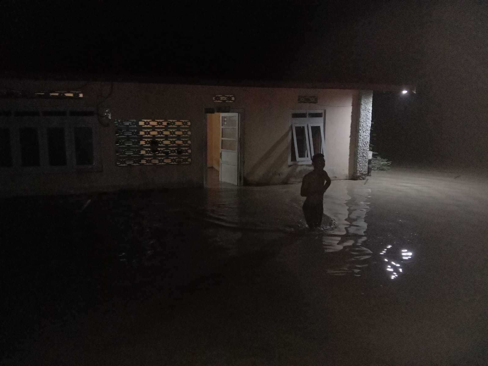 Banjir Terjang 2 Dusun di Tomini Barat, 60 Rumah Terendam