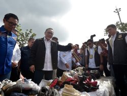 730 Bal Pakaian, Sepatu, dan Tas Bekas Senilai Rp10 Miliar Dimusnahkan