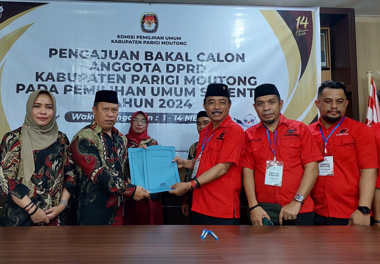 Serentak se-Indonesia, PDI Perjuangan Jadi Pendaftar Pertama di KPU Parimo