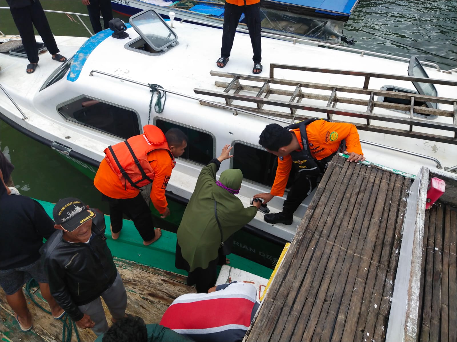 KM Fabuayyi Mati Mesin di Perairan Balut, 20 Penumpang Selamat