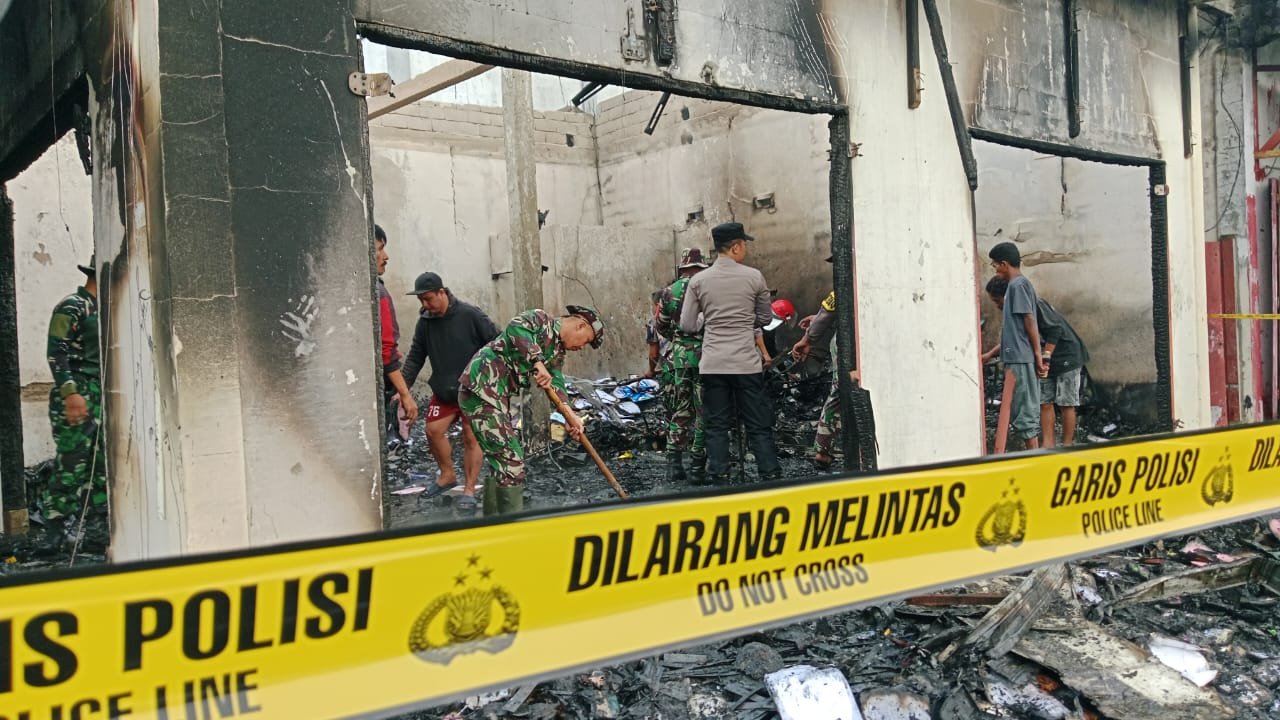 Polisi Belum Simpulkan Penyebab Kebakaran Dua Ruko Usaha Fotokopi di Parimo