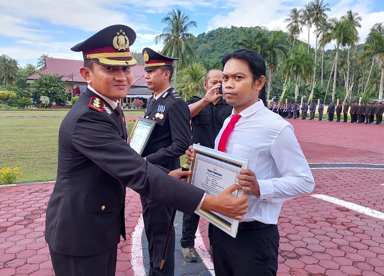 15 Personil Polres Parimo Terima Penghargaan di HUT Bhayangkara ke-77
