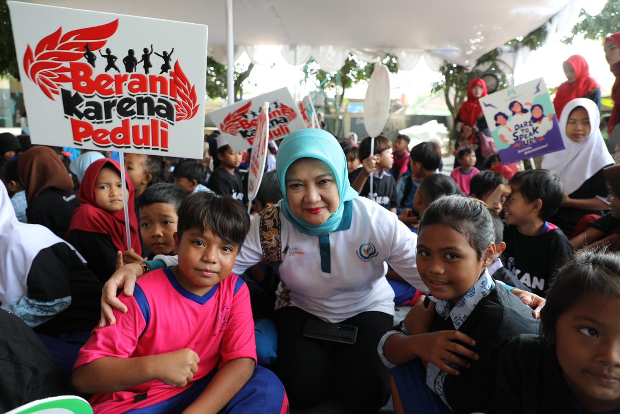 KKP Bagikan 1.680 Paket Ikan Sehat Bermutu ke Anak Kurang Beruntung