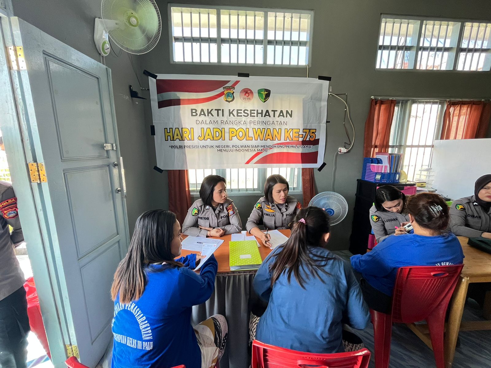 Polwan Polda Sulteng Gelar Bakti Kesehatan di Lapas Perempuan dan Anak