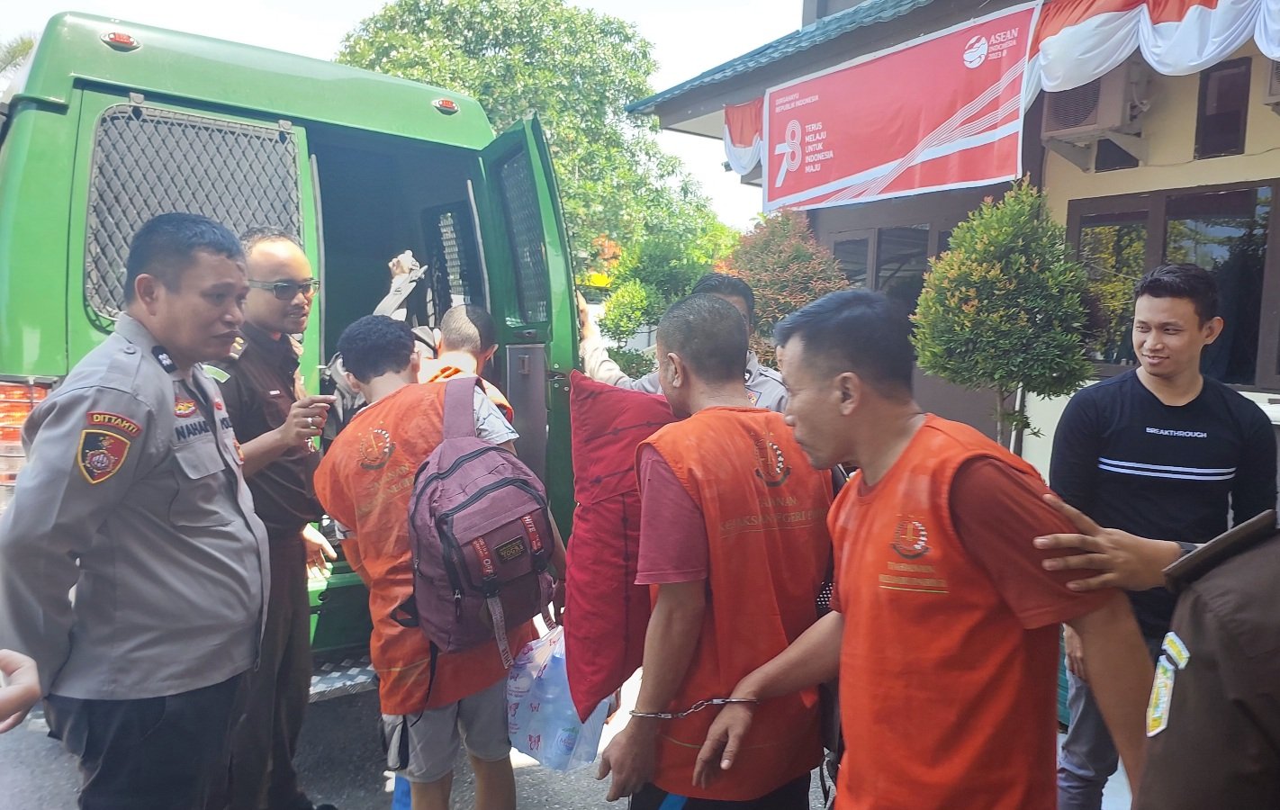 Kejari Parimo Terima Pelimpahan 8 Tersangka Asusila dari Polda Sulteng