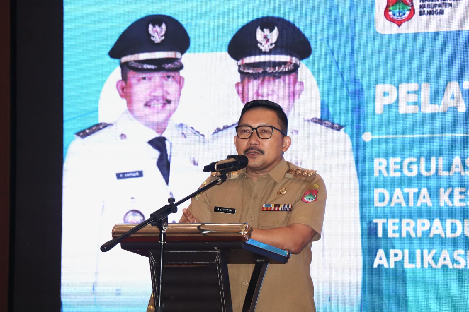 Bupati Amirudin Minta Kades Tidak Sembarang Ganti Operator Desa