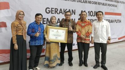 Pemda Buol Terima Penghargaan Gerakan 10 Juta Bendera dari Kemendagri