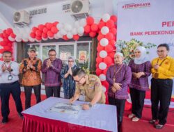 Hadir di Banggai, Bupati Amirudin Resmikan Kantor BPR SMA