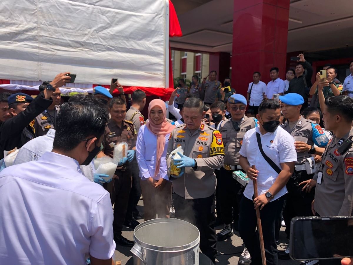Polda Sulteng Musnakan Sabu 20 Kg, Selamatkan 175 Ribu Jiwa