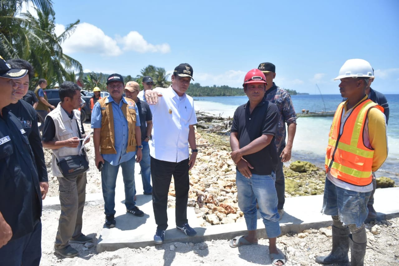 Wagub Sulteng Tinjau Proyek Jalan hingga Nomalisasi Sungai