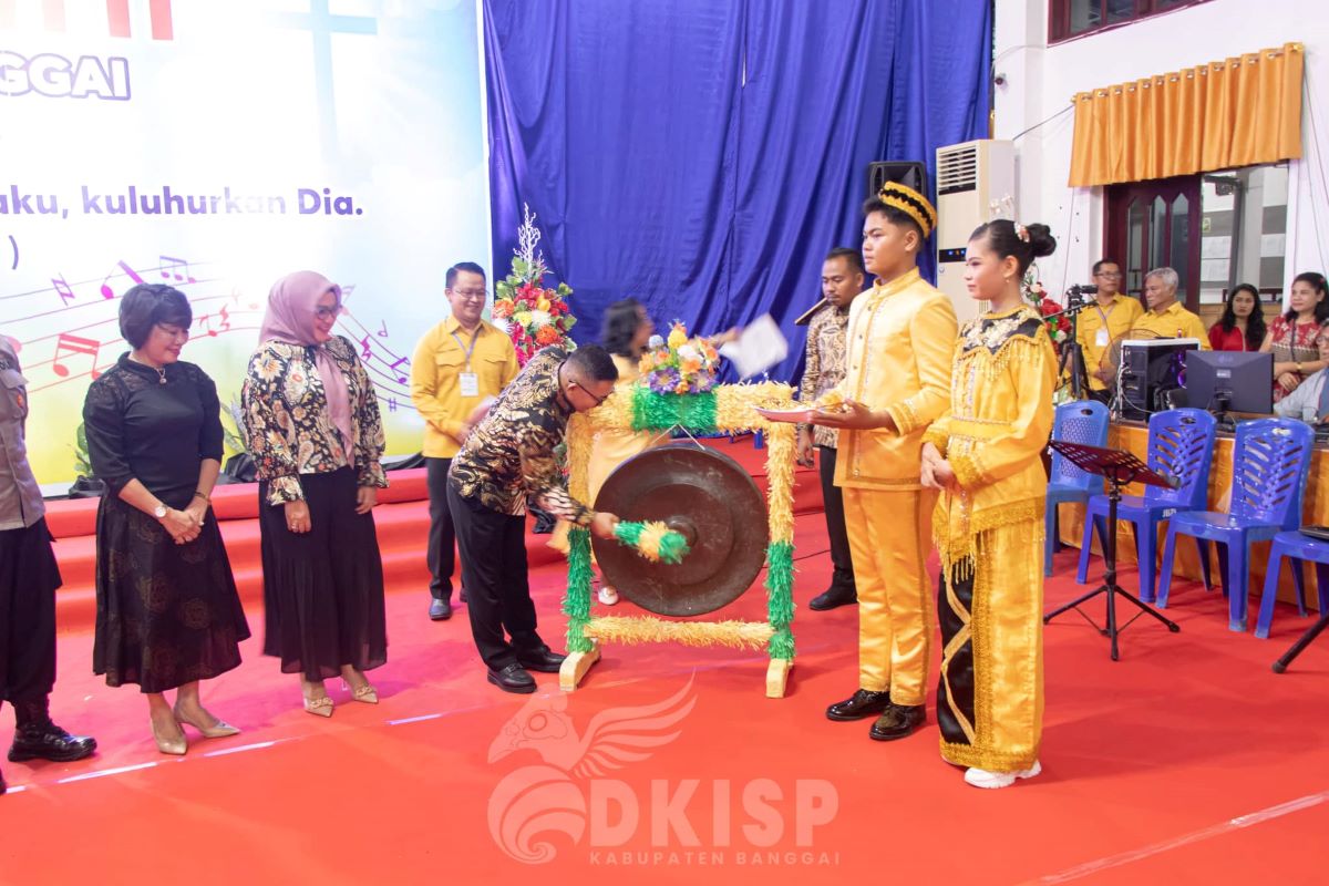 Hadiri Pesparawi Tingkat Kabupaten Banggai, Begini Kata Bupati Amirudin