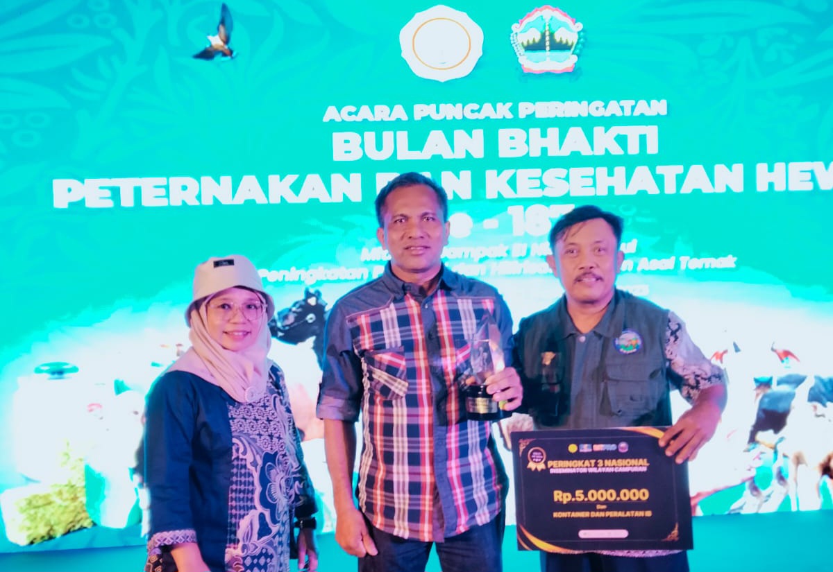 DISPKH Parimo Terima Dua Penghargaan dari Kementan