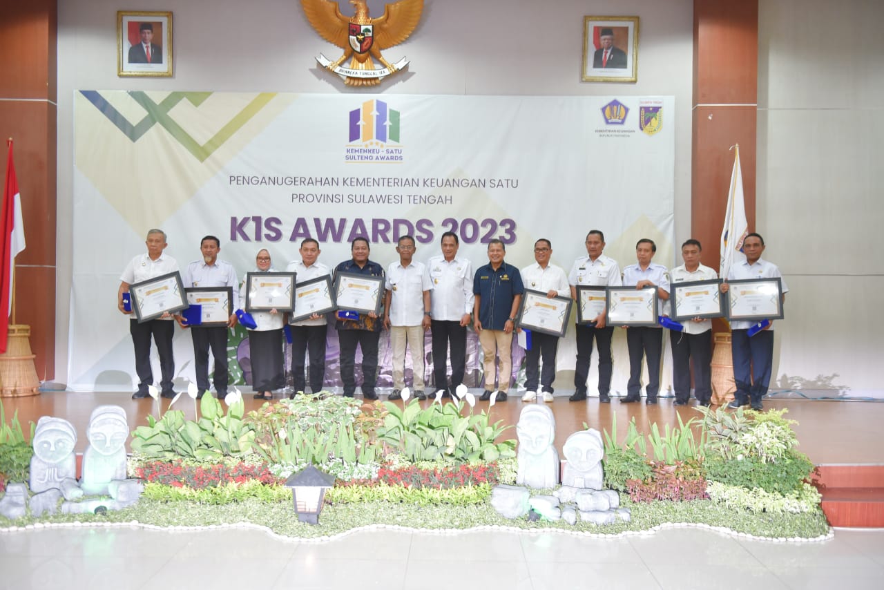 13 Kabupaten di Sulteng Raih K1S Awards Kategori WTP 13 Kabupaten di Sulteng Raih K1S Awards Kategori WTP