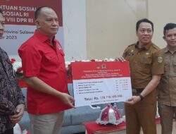 Kunjungi Parimo, Komisi VIII DPR RI Serahkan Bansos Kemensos Rp139,7 Miliar