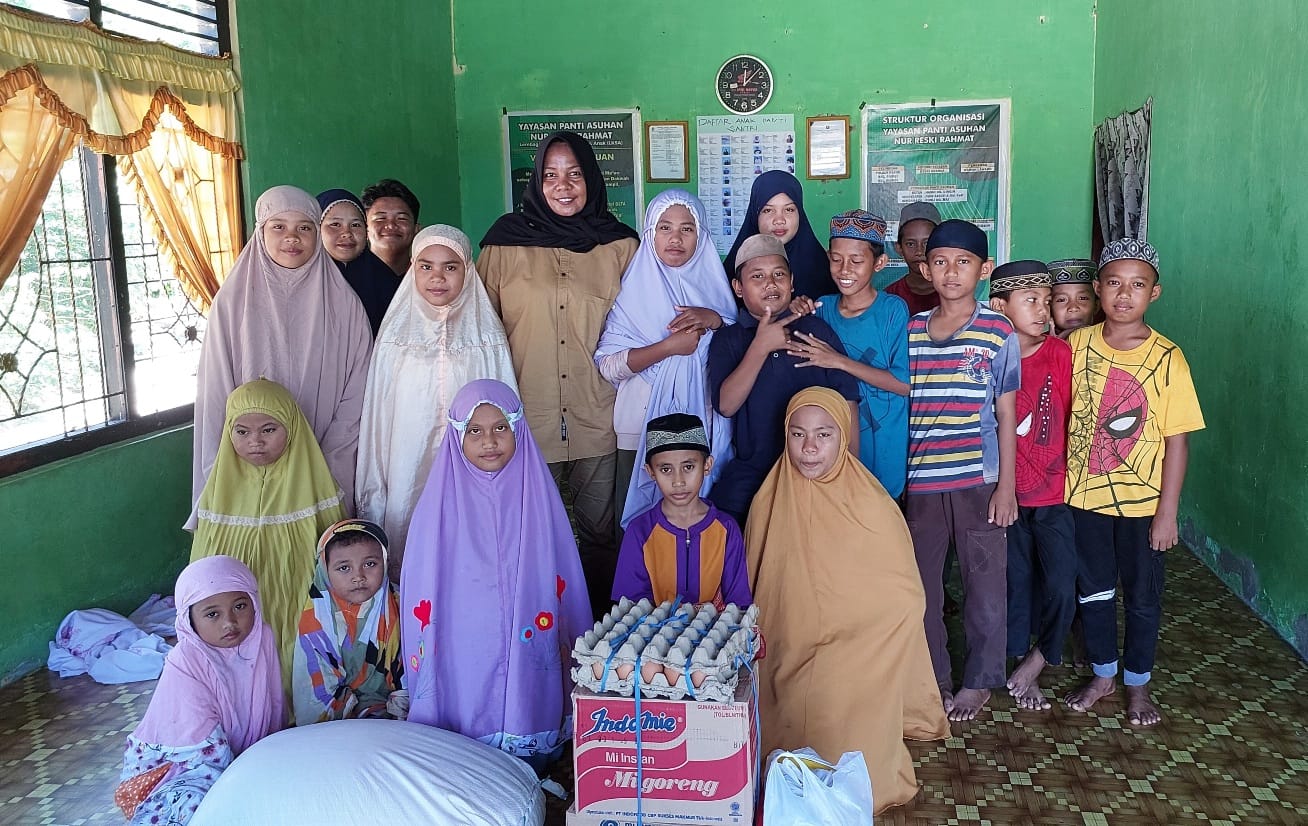 the OPINI Peduli Salurkan Bantuan ke Panti Asuhan Nur Rezki Rahmat