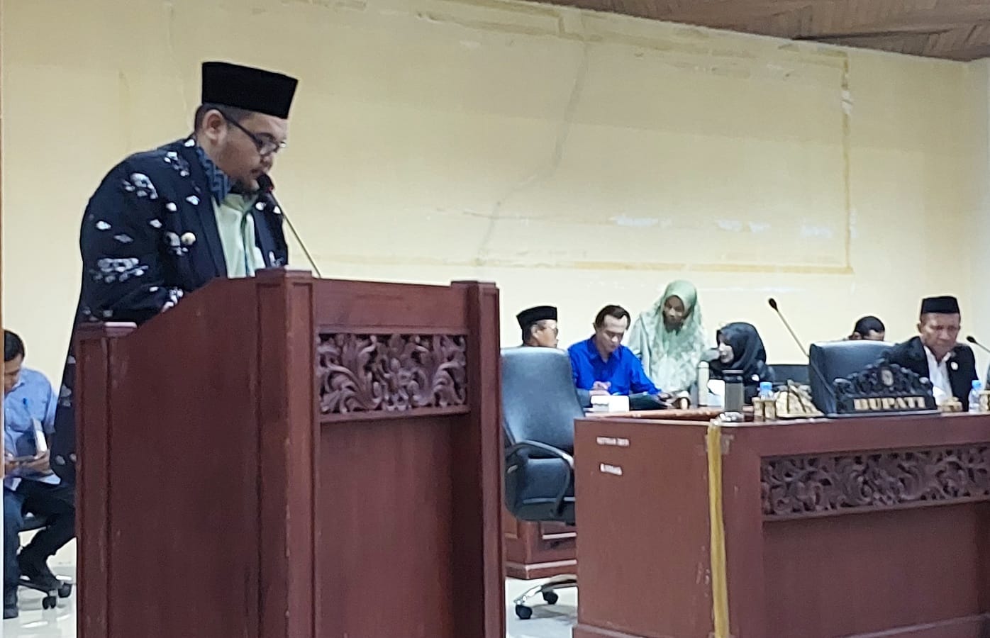 Sahkan APBD 2024, Pj Bupati Richard Arnaldo Apresiasi Kinerja DPRD Parimo