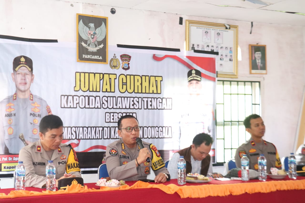 Di Jum’at Curhat, Kabidhumas Polda Sulteng Tampung Keluhan Warga Banawa Selatan