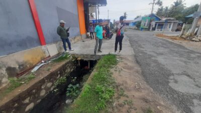 Dinas PUPRP Parimo Tinjau Lokasi Dugaan Pelanggaran Sempadan Bangunan di Kampal Dinas PUPRP Parimo Tinjau Lokasi Dugaan Pelanggaran Sempadan Bangunan di Kampal