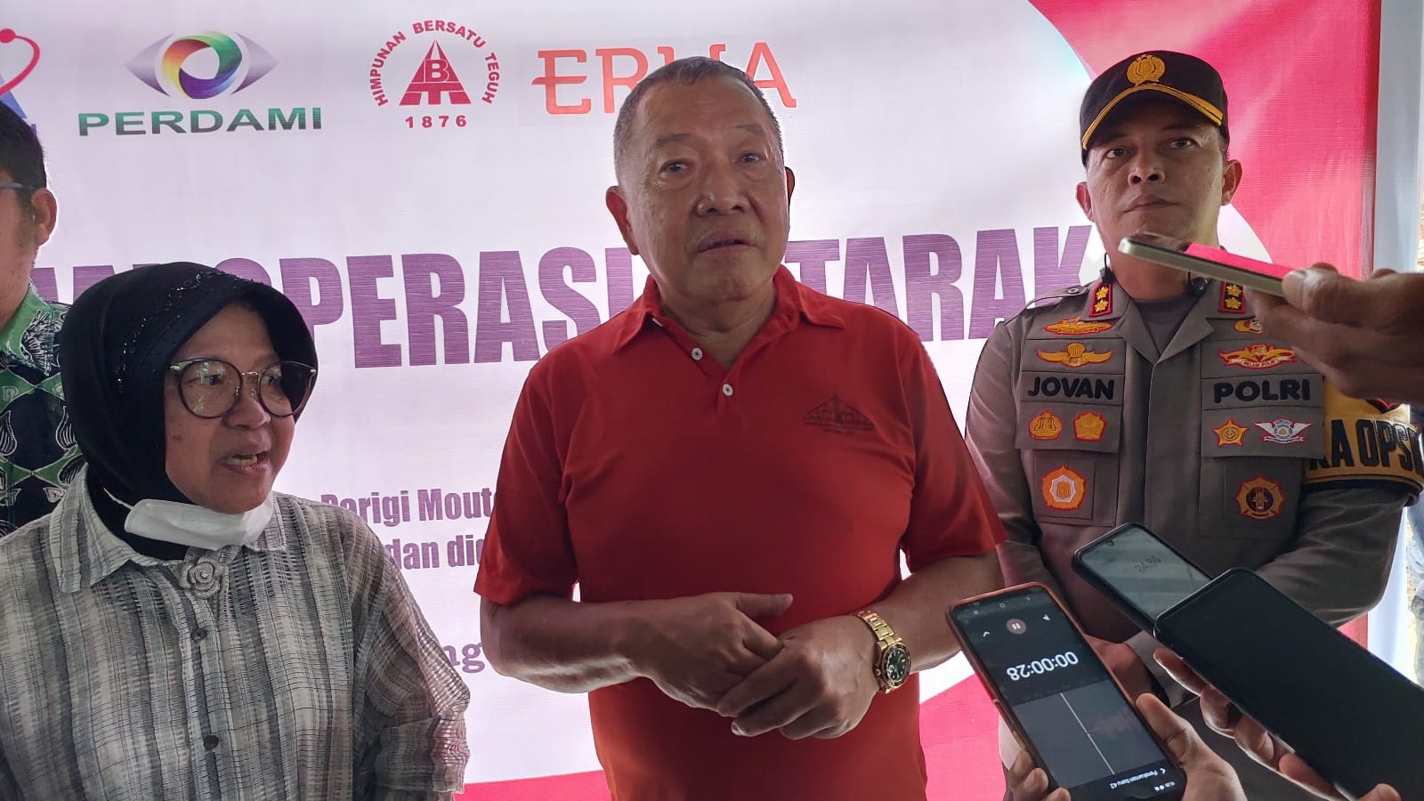 dr Andreas Sofiandi: Banyak Penderita Katarak Pasrah Menerima Kebutaan