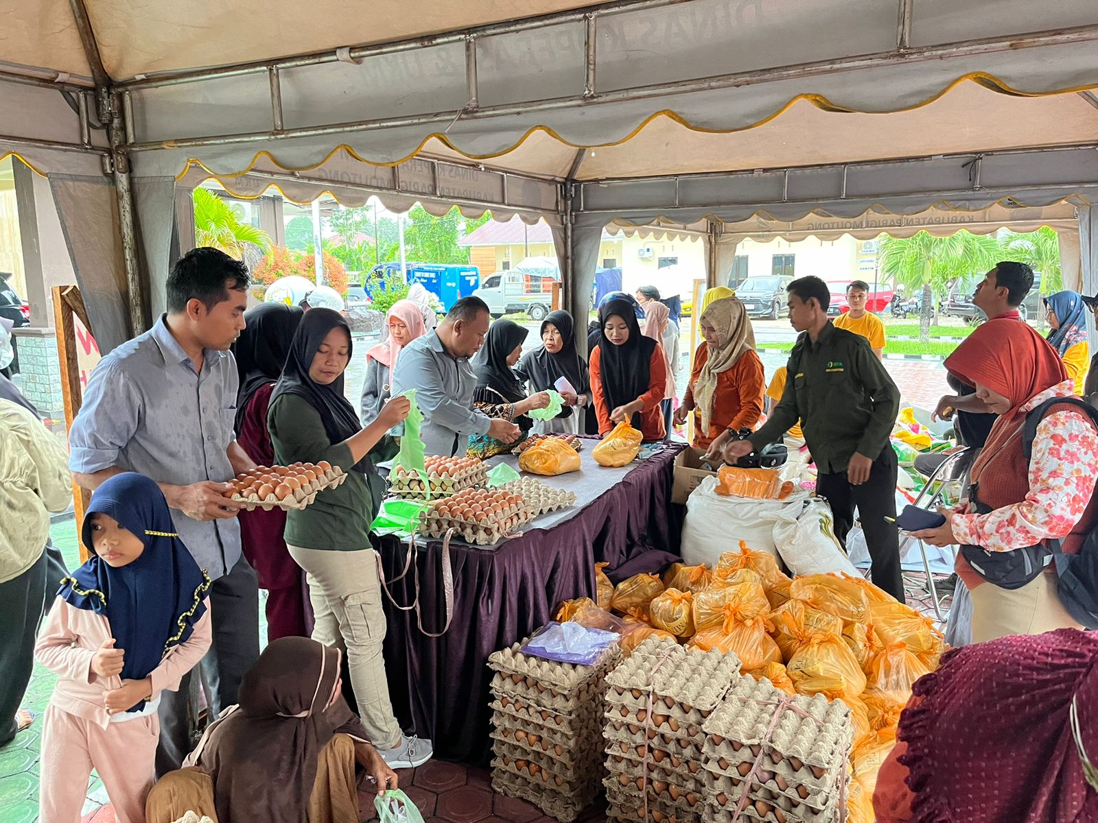 Kejari Parimo Gandeng Pemda Gelar Pasar Murah di Bulan Ramadan