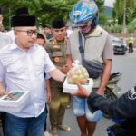 Bupati Amirudin Bagikan Takjil Bersama PB Kings dan Kings Runner