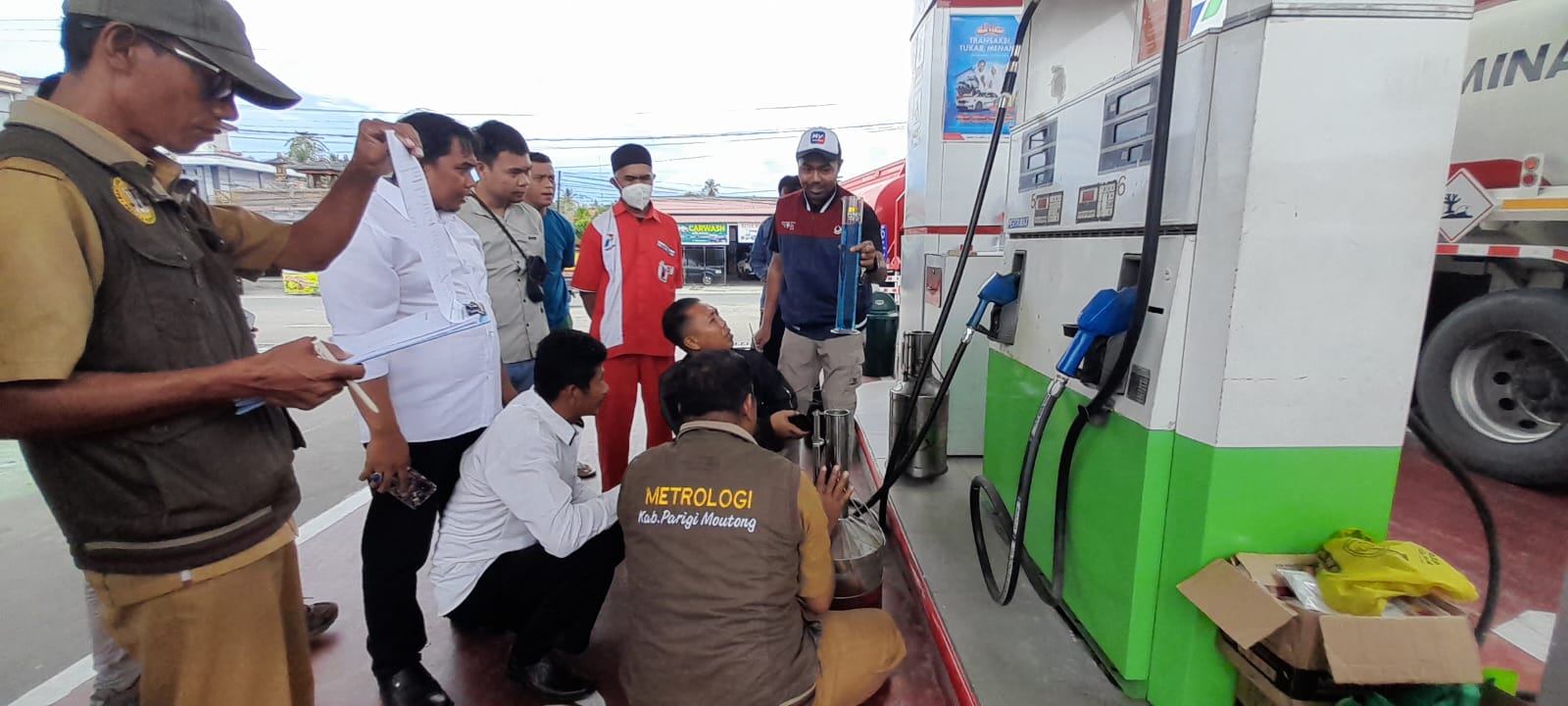 Disperindag Parimo Tera Ulang Alat Ukur BBM SPBU Kampal, Begini Hasilnya