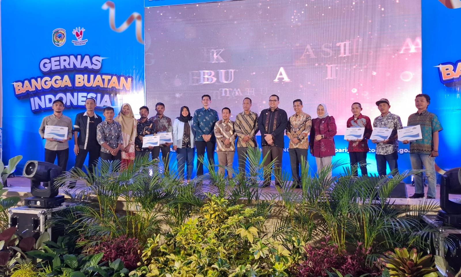 Malam Puncak Gernas BBI, UMKM dan Jurnalis Terbaik Terima Penghargaan