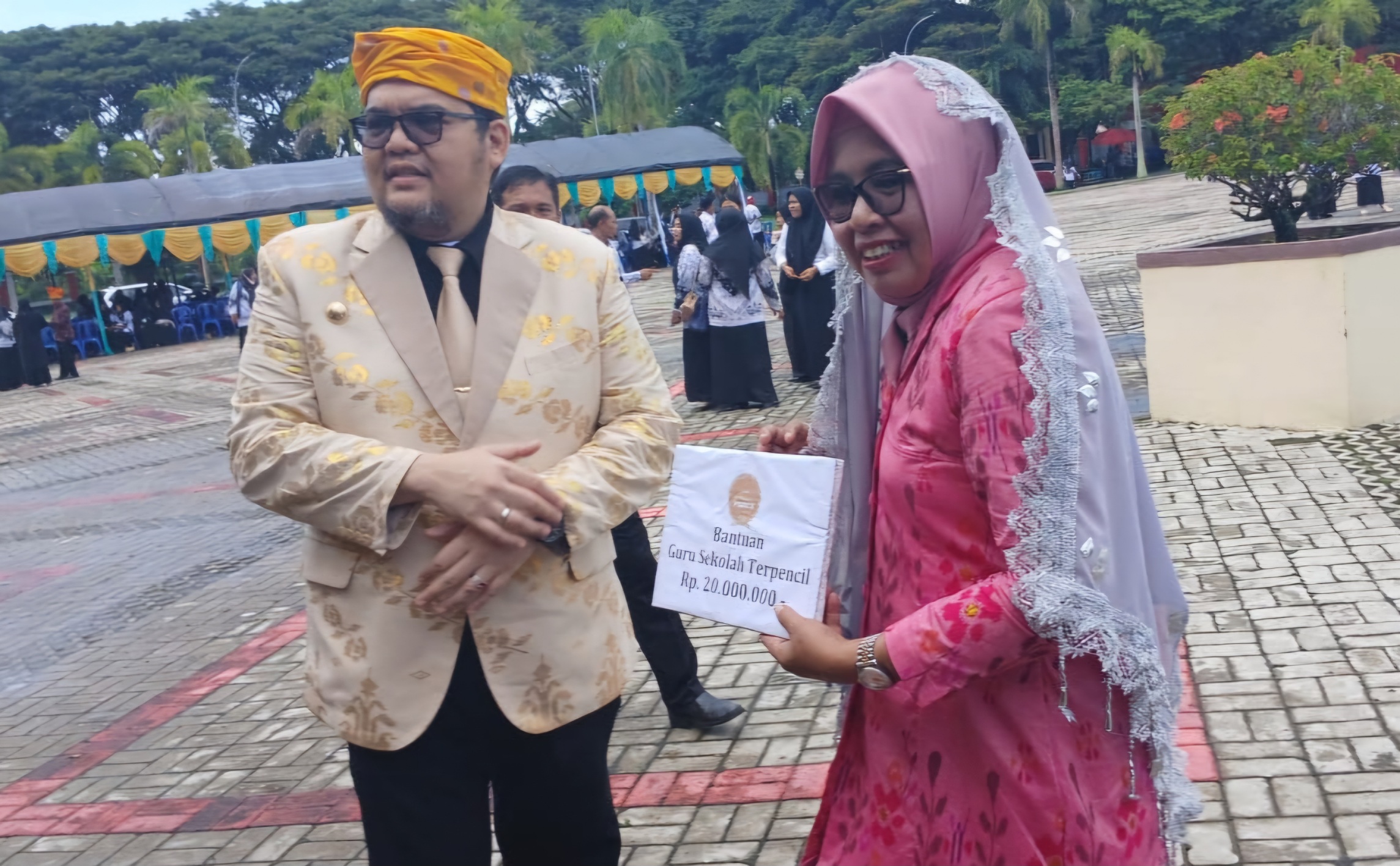 Forum ASN Peduli Parimo Bantu Guru di Sekolah Terpencil