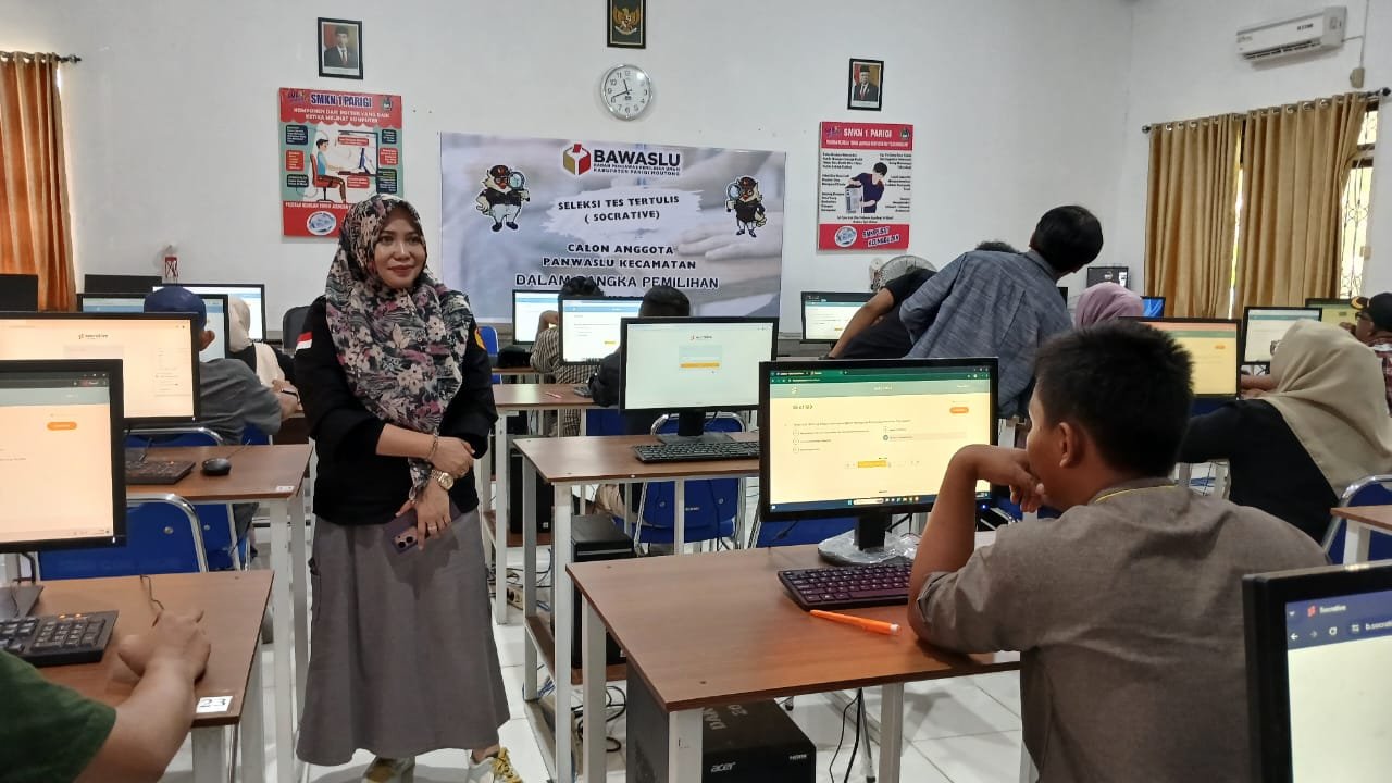 37 Calon Anggota Panwascam Parimo Ikut Tes Tertulis
