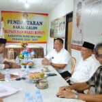 Nizar Rahmatu Kembalikan Formulir Pendaftaran Bakal Cabup Parimo ke Gerindra