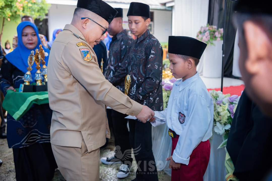 Bupati Banggai Hadiri Hari Lahir Islamiyah Darul Ulum Toili