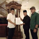 Erwin Burase Terima SK Penetapan PKB Sebagai Bakal Cabup Parimo