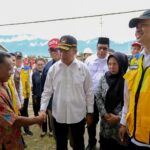 Menko PMK Serahkan Kunci Huntap Warga Terdampak Bencana di Sulteng