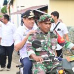 Naik Sepeda Motor, Wagub Sulteng Tinjau Lokasi Banjir di Dampal Donggala