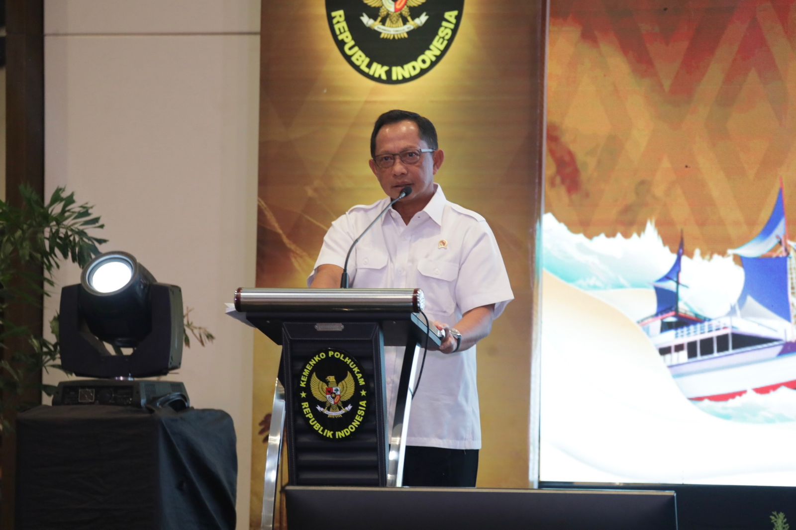 Mendagri Minta Pemda Maksimalkan Dukungan Kebutuhan Sapras Pilkada 2024