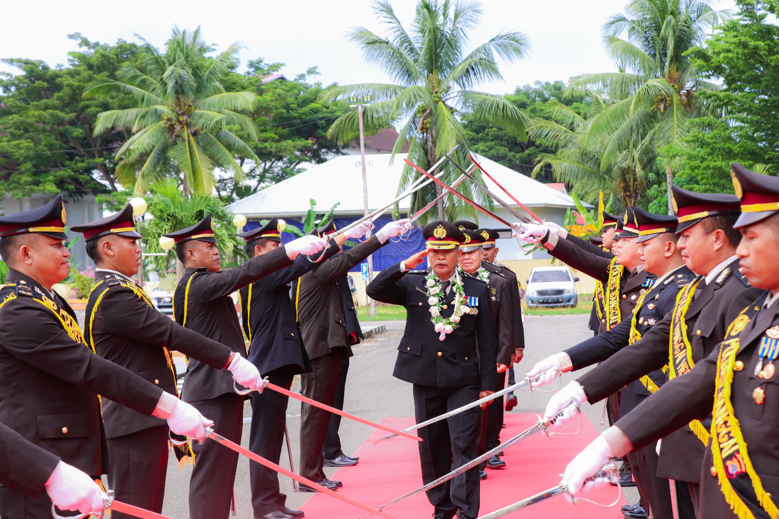 Kapolres Banggai Lepas 12 Anggota yang Memasuki Purna Bakti