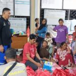 Tagana Parimo Salurkan Bantuan Kemensos ke Korban Banjir Bandang