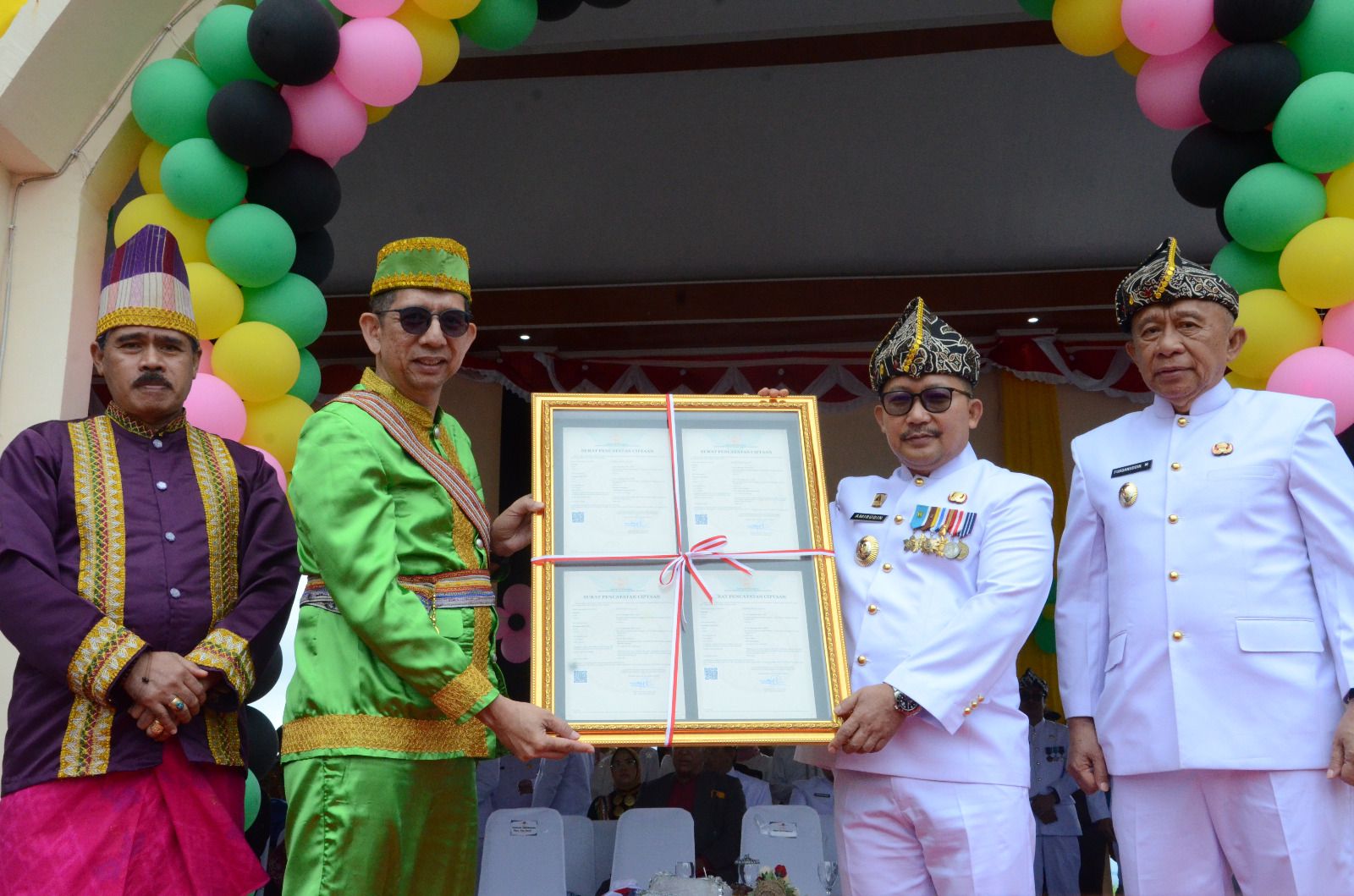 Kemenkumham Sulteng Serahkan 30 Sertifikat Hak Cipta di HUT ke-64 Banggai