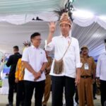 Presiden Jokowi Tinjau Pemberian Vaksin Polio di Jayapura