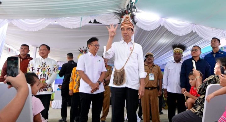 Presiden Jokowi Tinjau Pemberian Vaksin Polio di Jayapura
