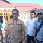 Warga Sigenti Adukan Kadesnya ke Inspektorat Daerah Parimo